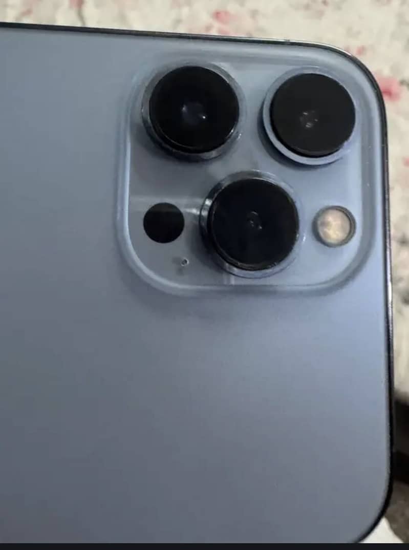 Apple iPhone 13 Pro Max 3