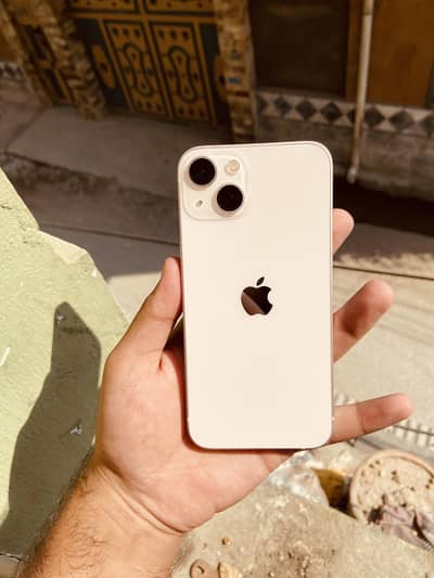 Apple iPhone 13