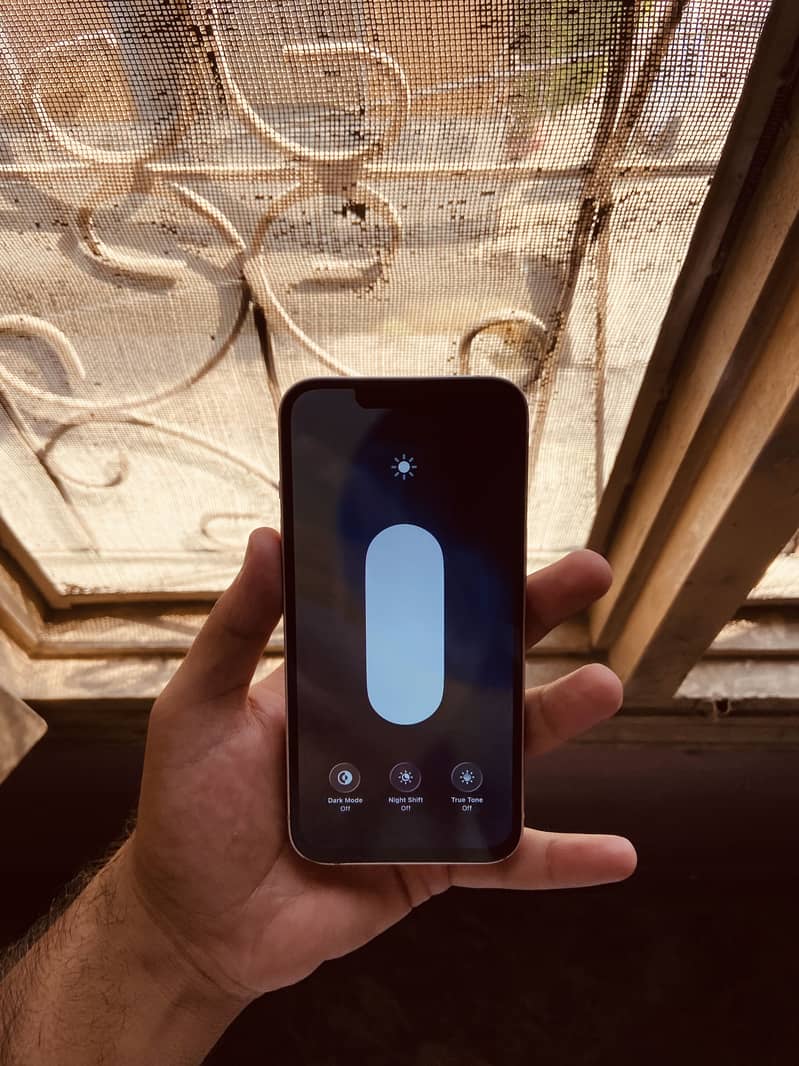 Apple iPhone 13 5