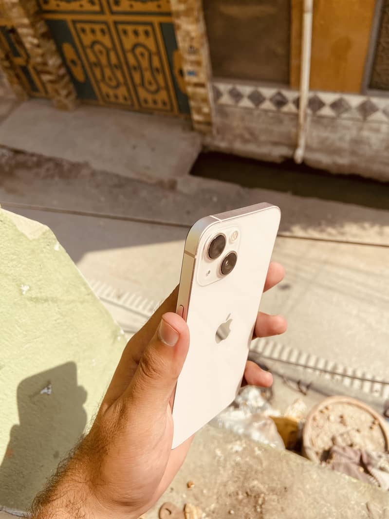 Apple iPhone 13 6