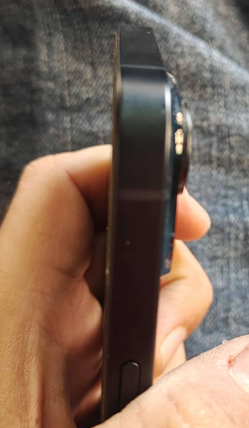 Apple iPhone 14 3