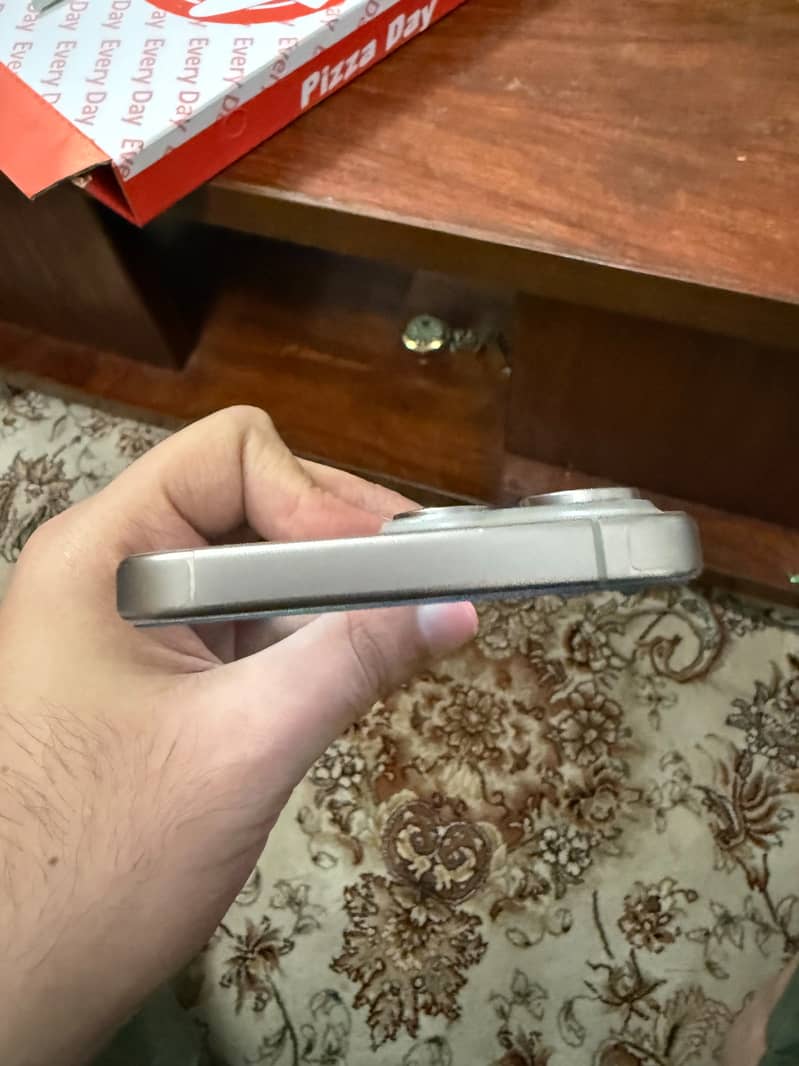 Apple iPhone 15 Pro Max 1