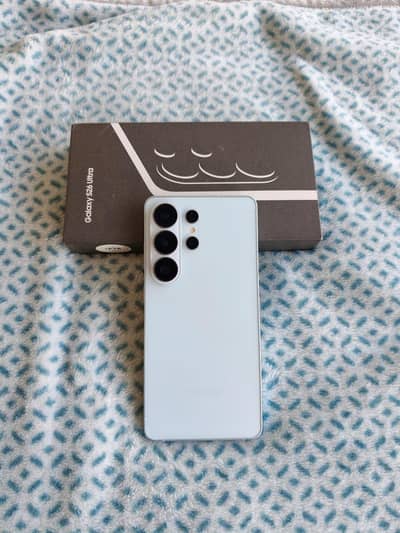 Samsung Mobile S26 Ultra Brand New 10/10 12/512