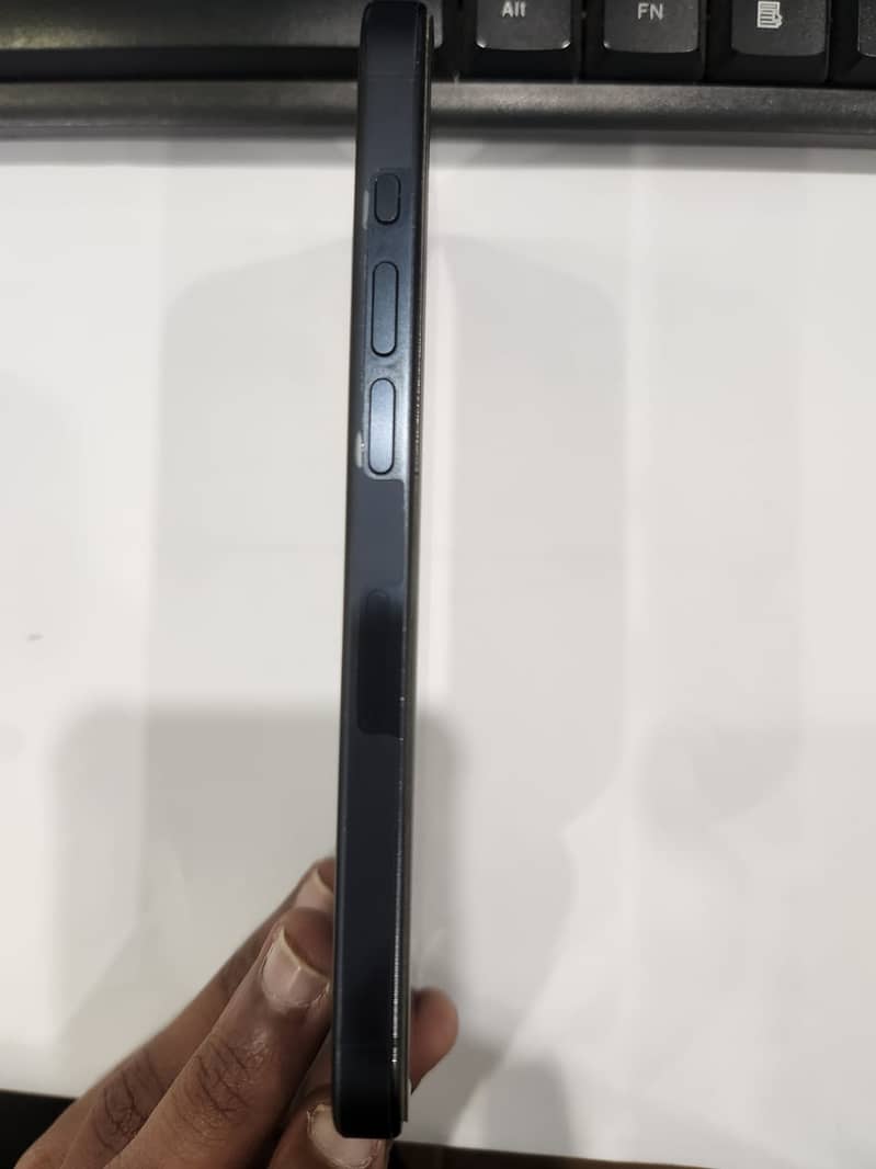 Apple iPhone 15 Pro 1