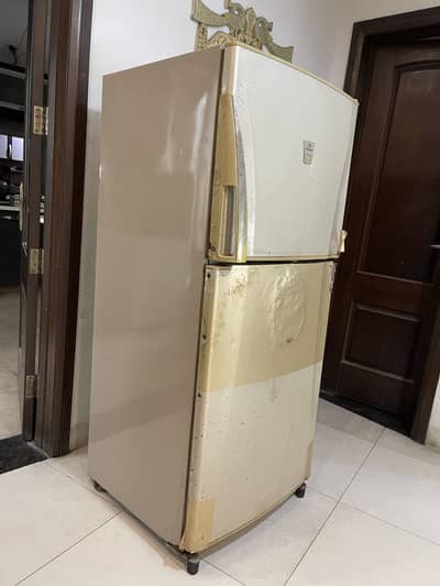 Dawlance medium size fridge
