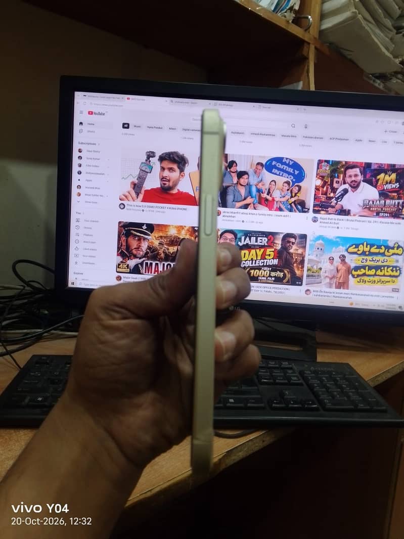Apple iPhone 15 plus 3