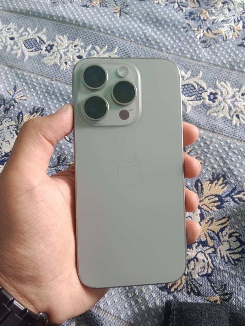 Apple iPhone 15 Pro 1