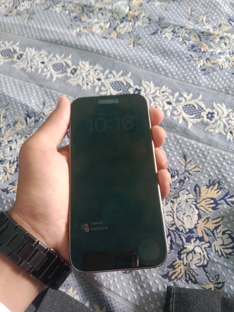 Apple iPhone 15 Pro 4