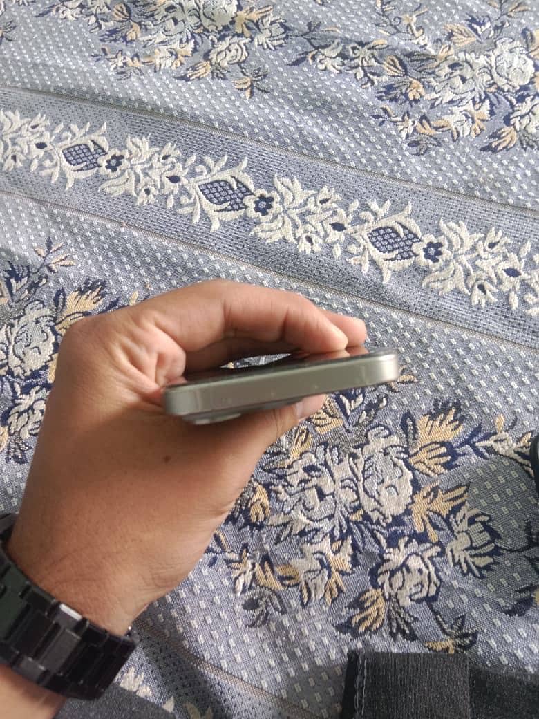 Apple iPhone 15 Pro 5