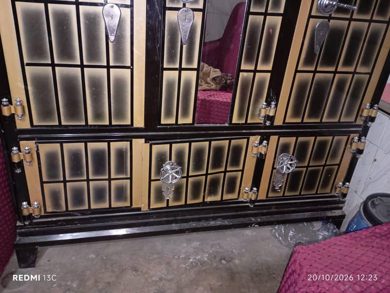 3 door wardrobe 2
