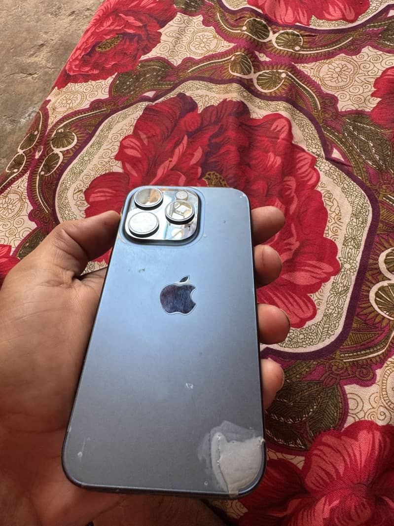 Apple iPhone 15 Pro 1