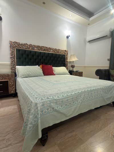 Bed set in good condition for sale