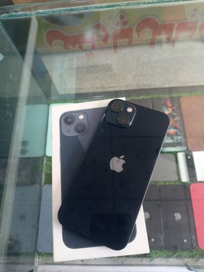 Apple iPhone 13