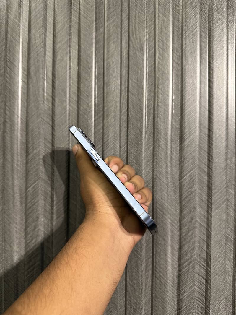 Apple iPhone 13 Pro 1