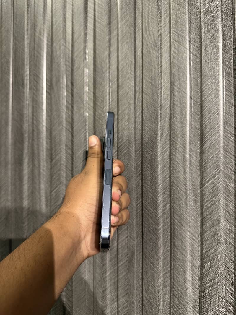 Apple iPhone 13 Pro 2