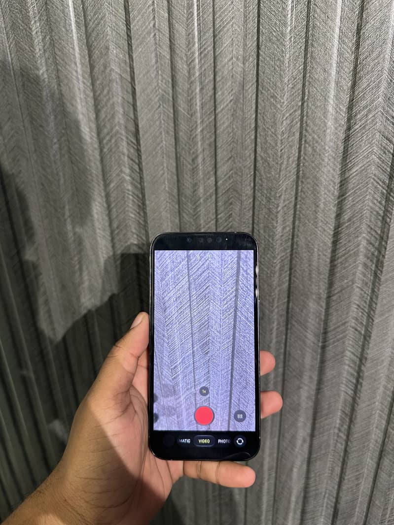 Apple iPhone 13 Pro 4