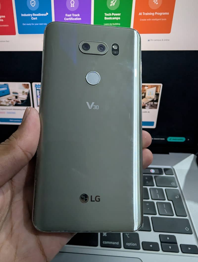 LG V30 0