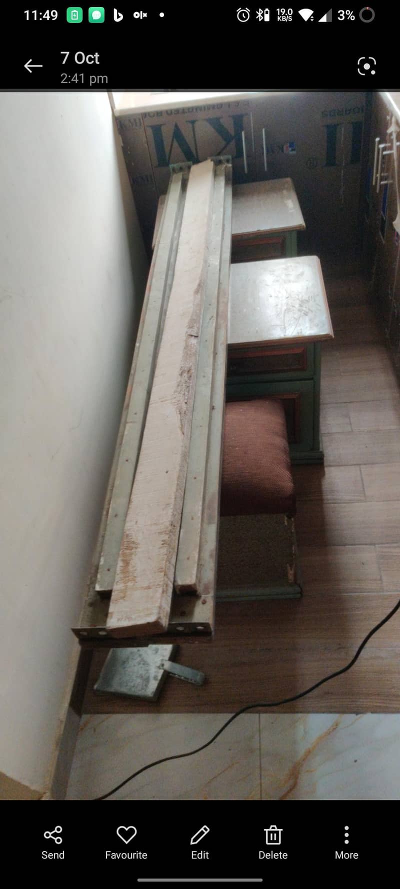 Queen bed with free furniture 2