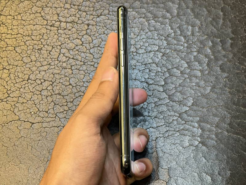 Apple iPhone 11 Pro 3