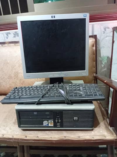 HP Desktop Computer with LCD and Keyboard