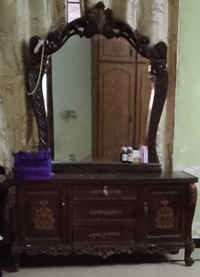 Chinioti Dresser