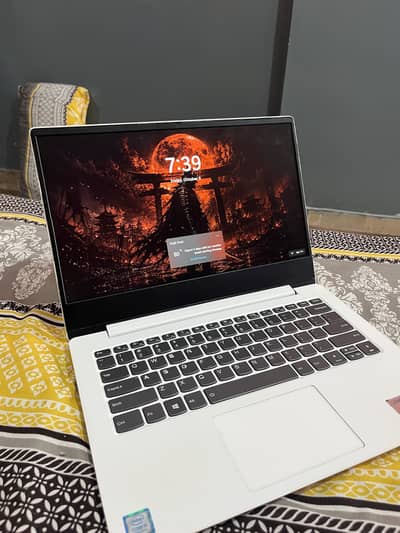 Lenovo ideapad 330s