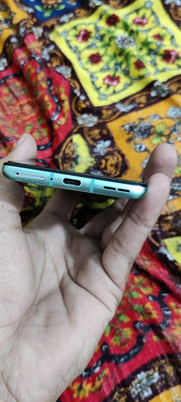 One Plus 8T 4