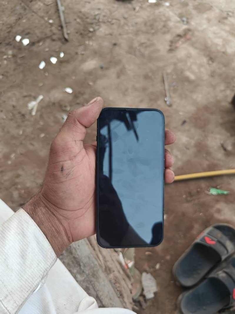 Apple iPhone 13 2