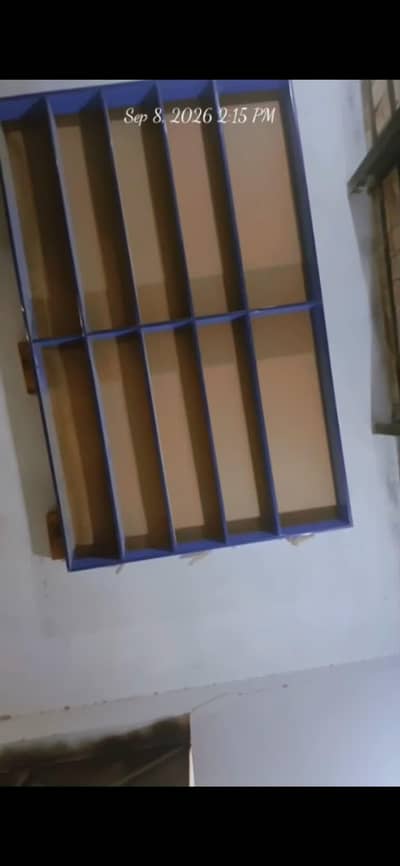 mobile phone Shop wali almari