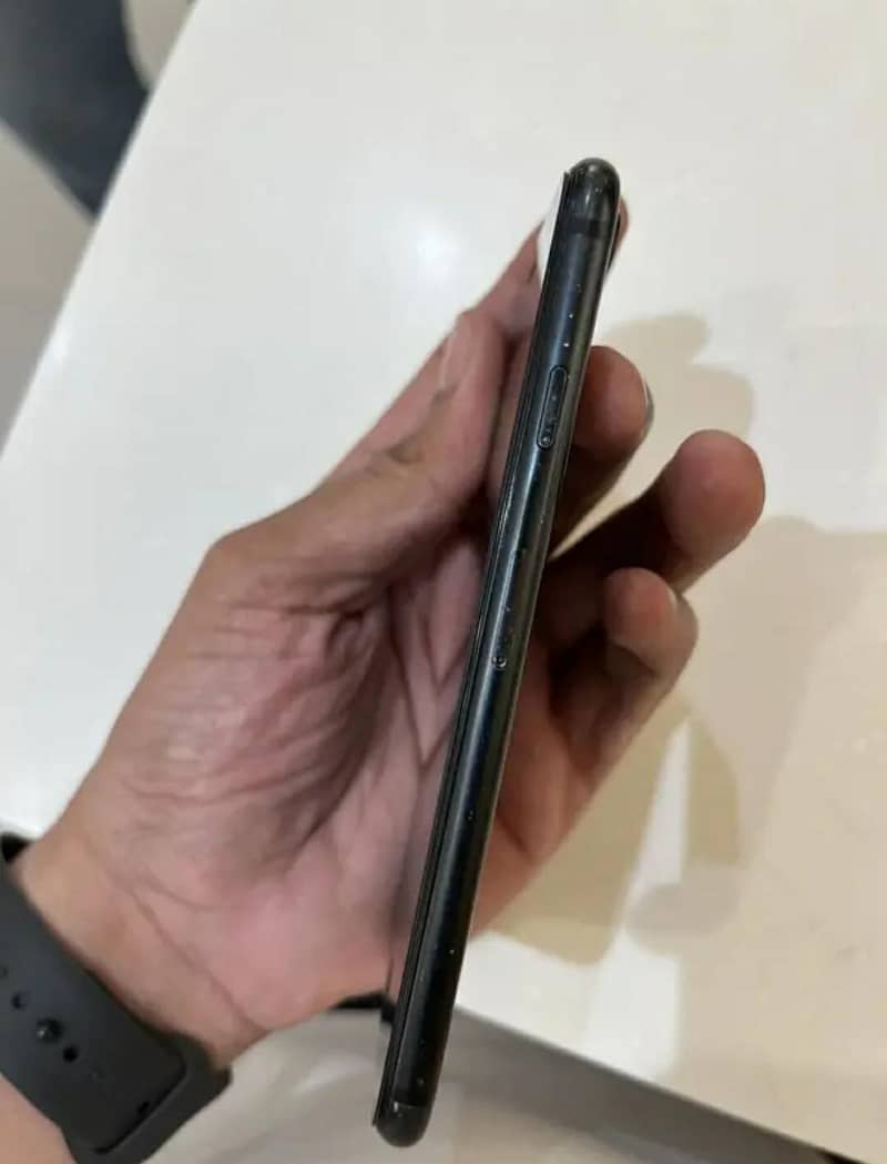 Apple iPhone 7 3
