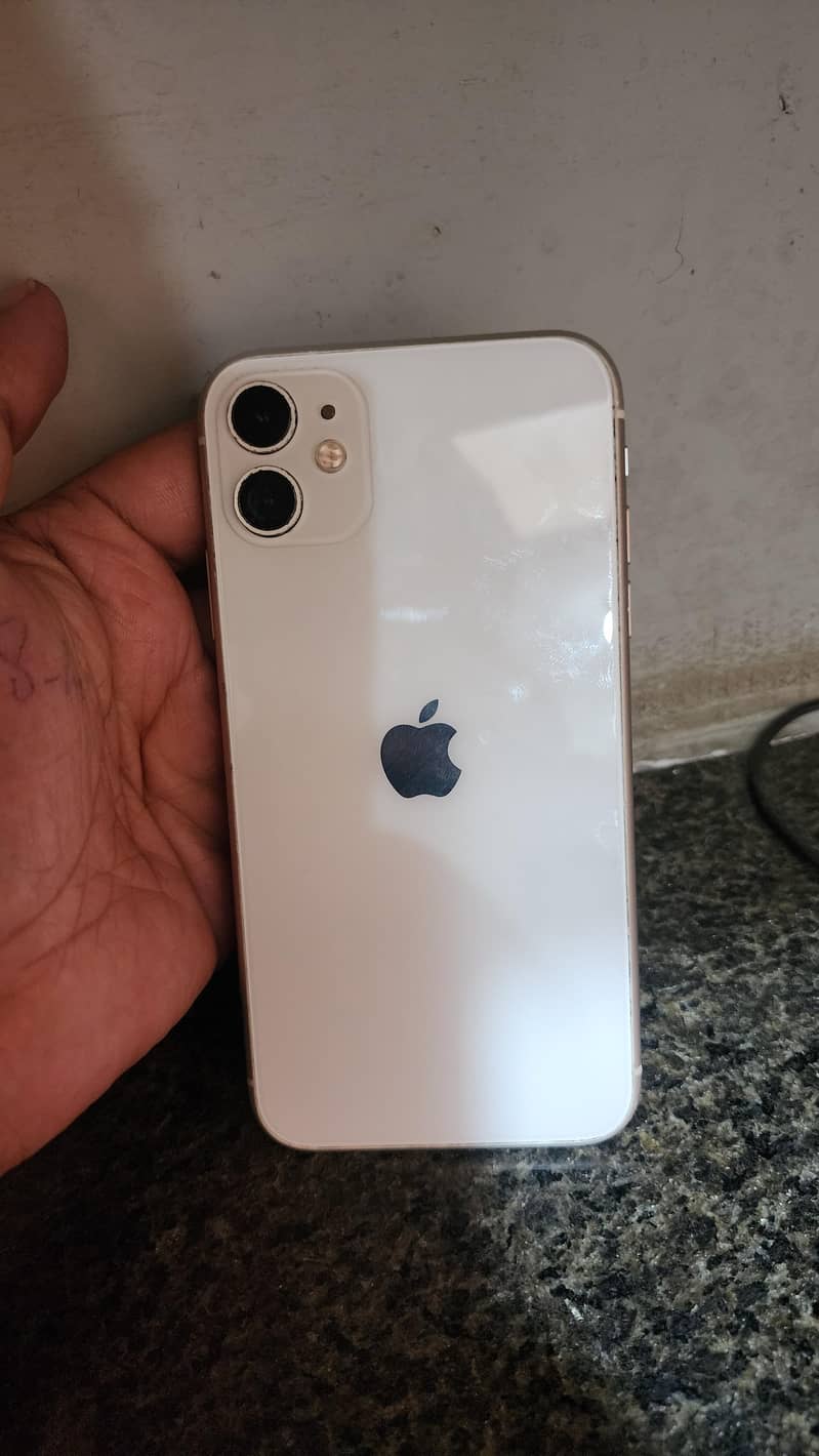 Apple iPhone 11 3
