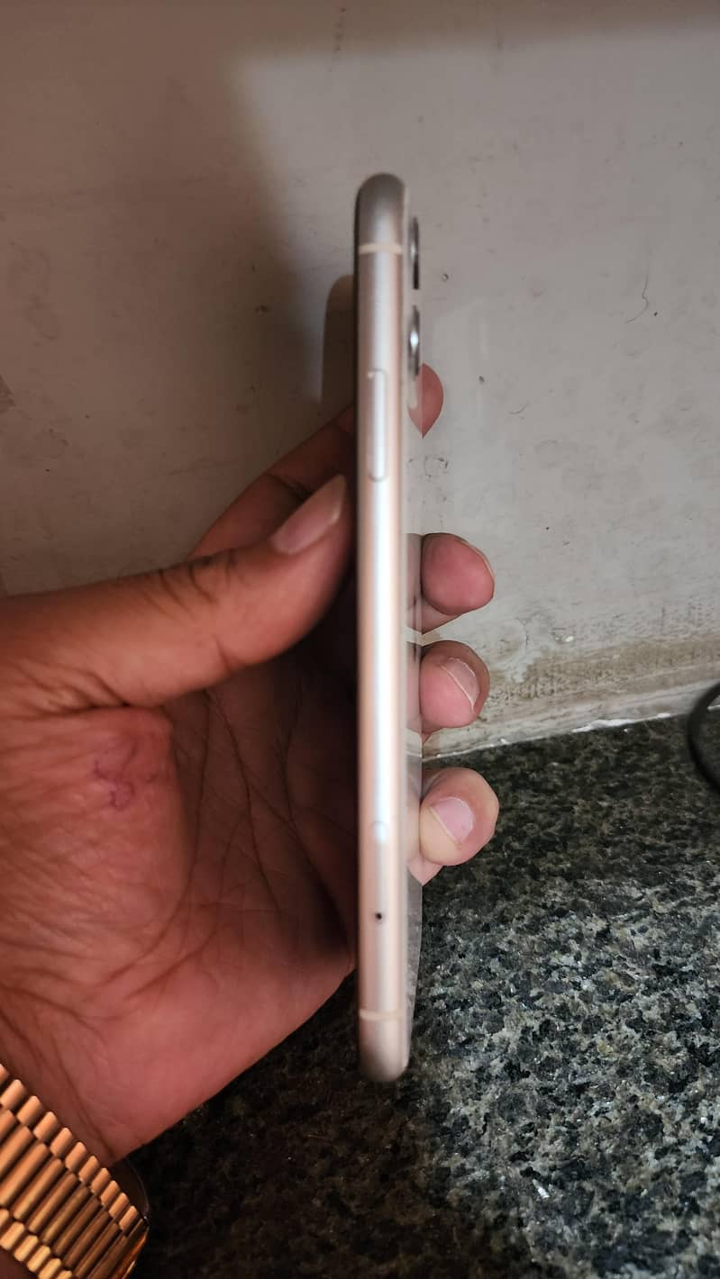 Apple iPhone 11 5