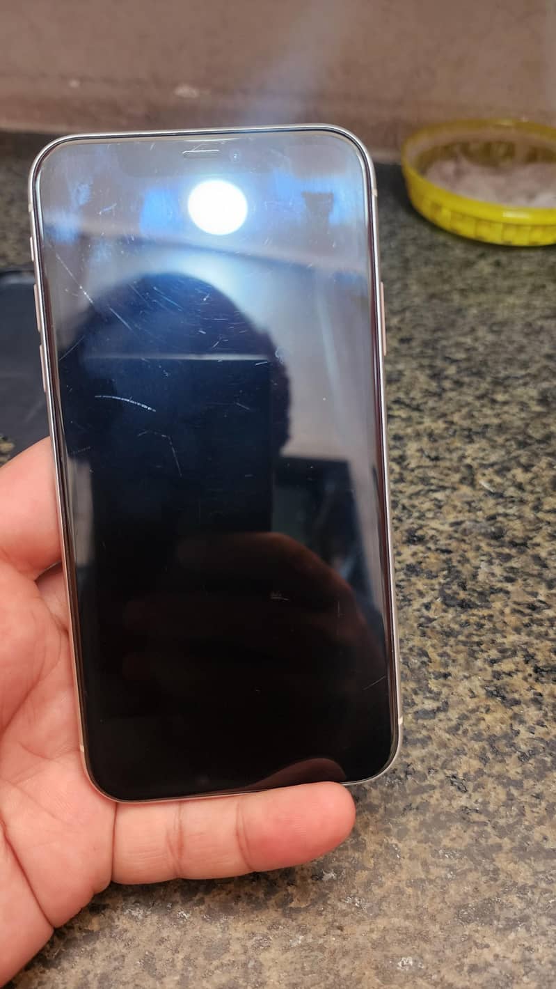 Apple iPhone 11 7