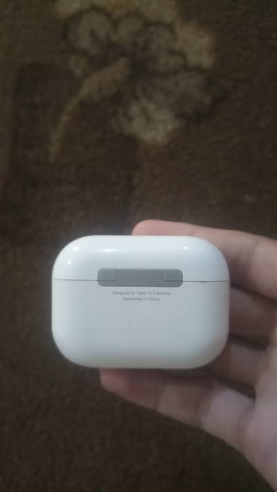 Airpods pro 2nd gen not fake original hai box nahe hai