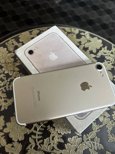 Apple iPhone 7 with box