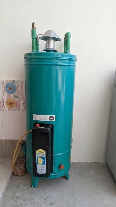 Gas Geyser Medium Size (25-30 Gallon) – Working Condition