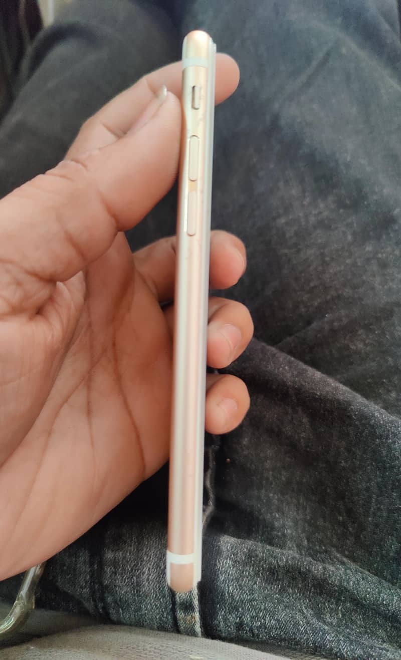 Apple iPhone 6S 4