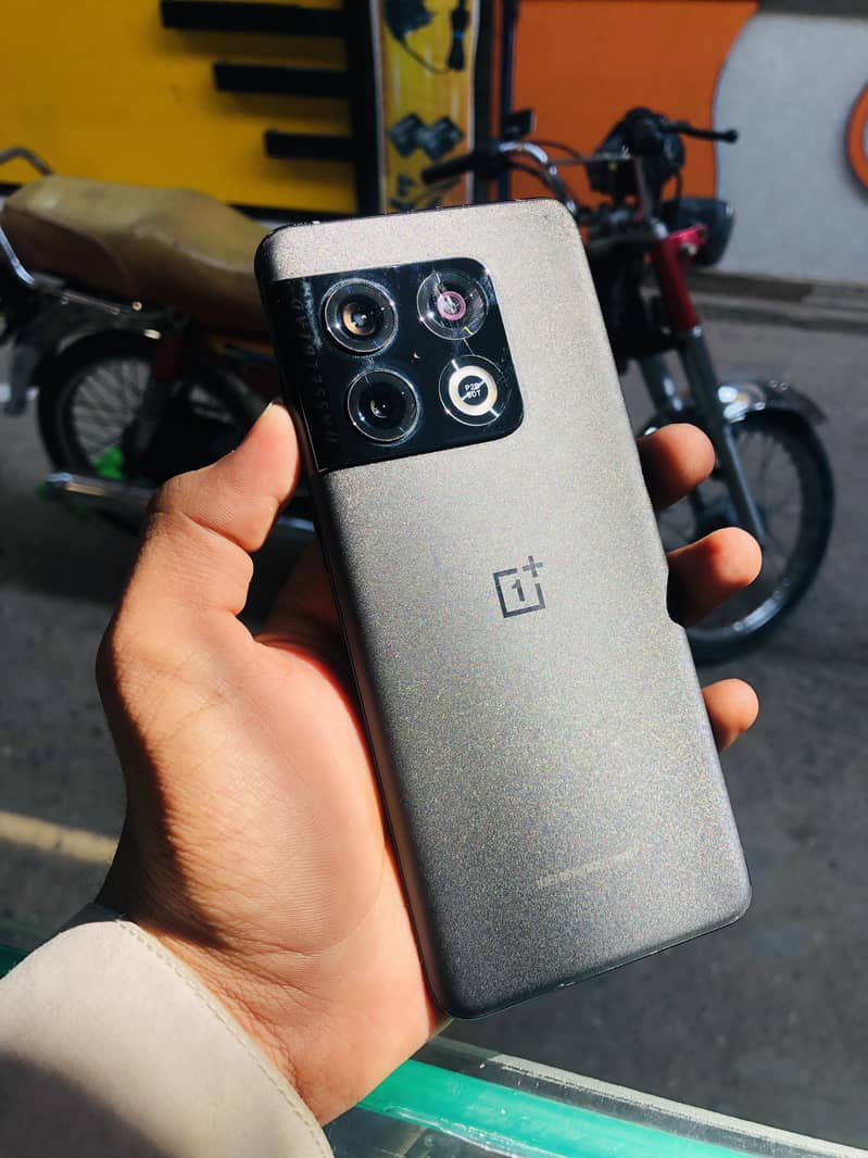 One Plus 10 Pro 3