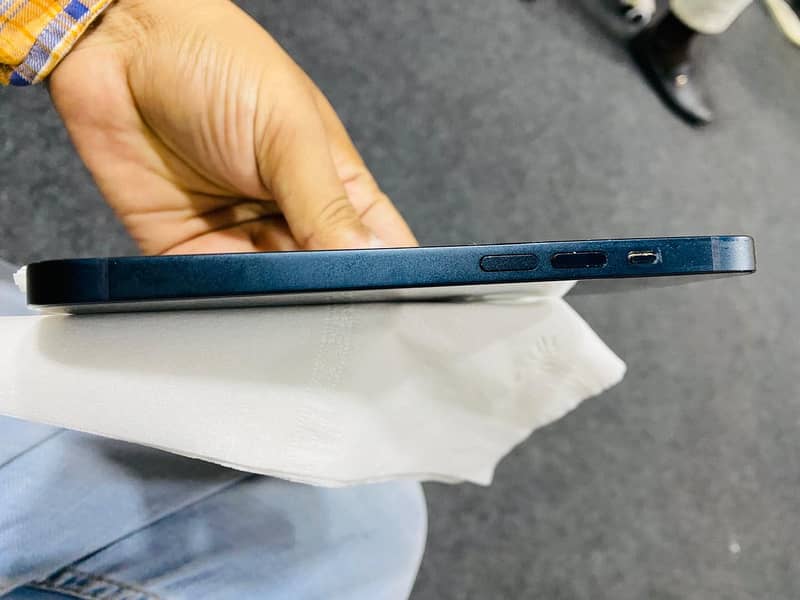 Apple iPhone 14 6