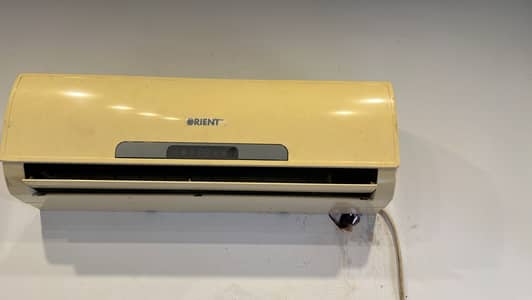 1 ton orient Ac in working condtion