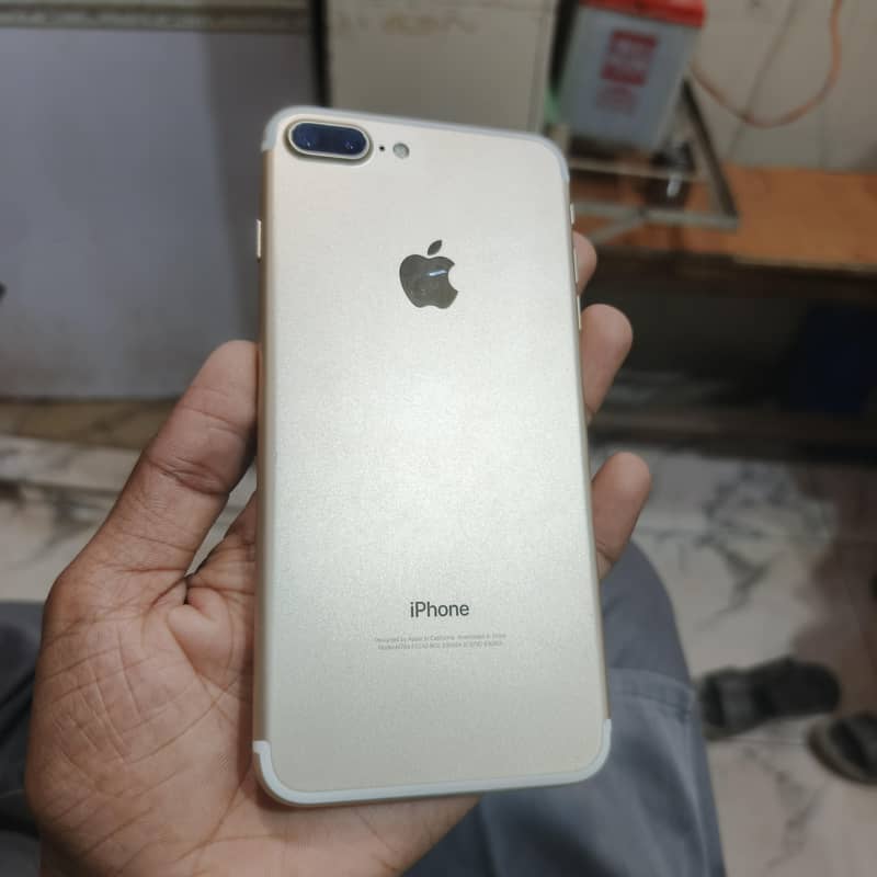 Apple iPhone 7 Plus 1