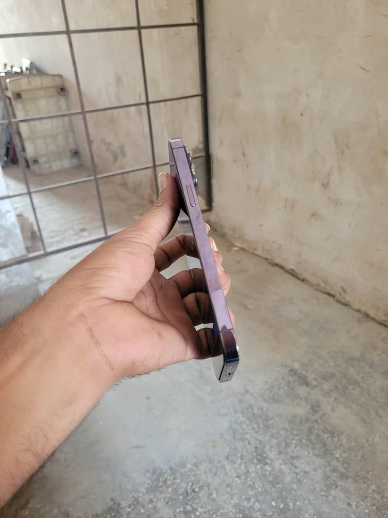 Apple iPhone 14 Pro Max 3