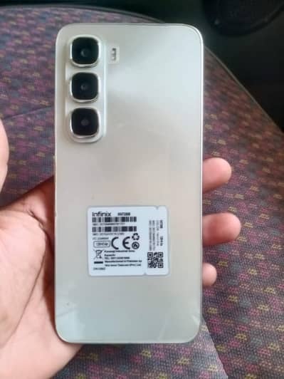 Infinix Hot 60i 6+6 128 without box charger only Mobile