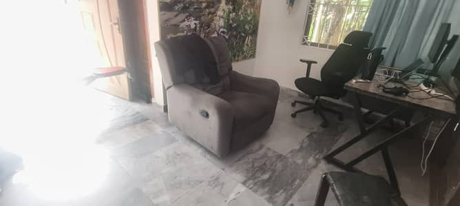 recliner diamond near and clean
