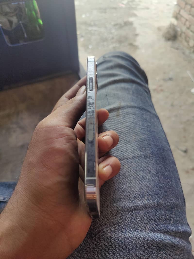 Apple iPhone 12 Pro 1
