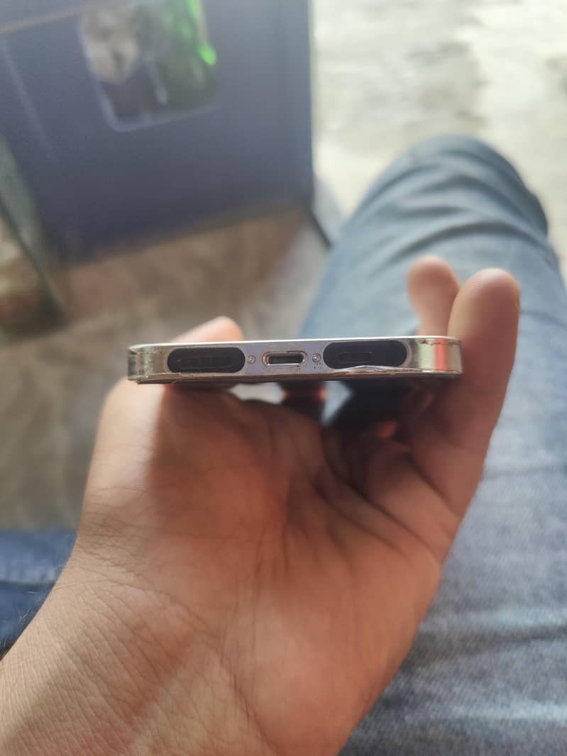 Apple iPhone 12 Pro 2