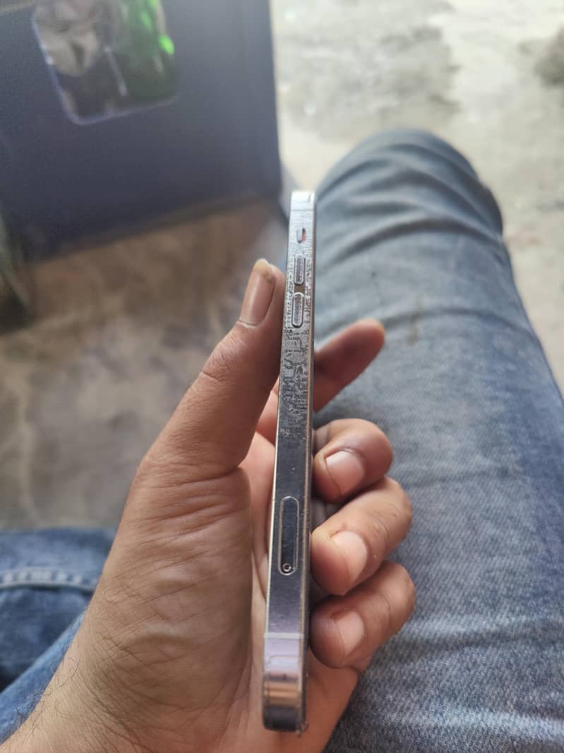 Apple iPhone 12 Pro 3
