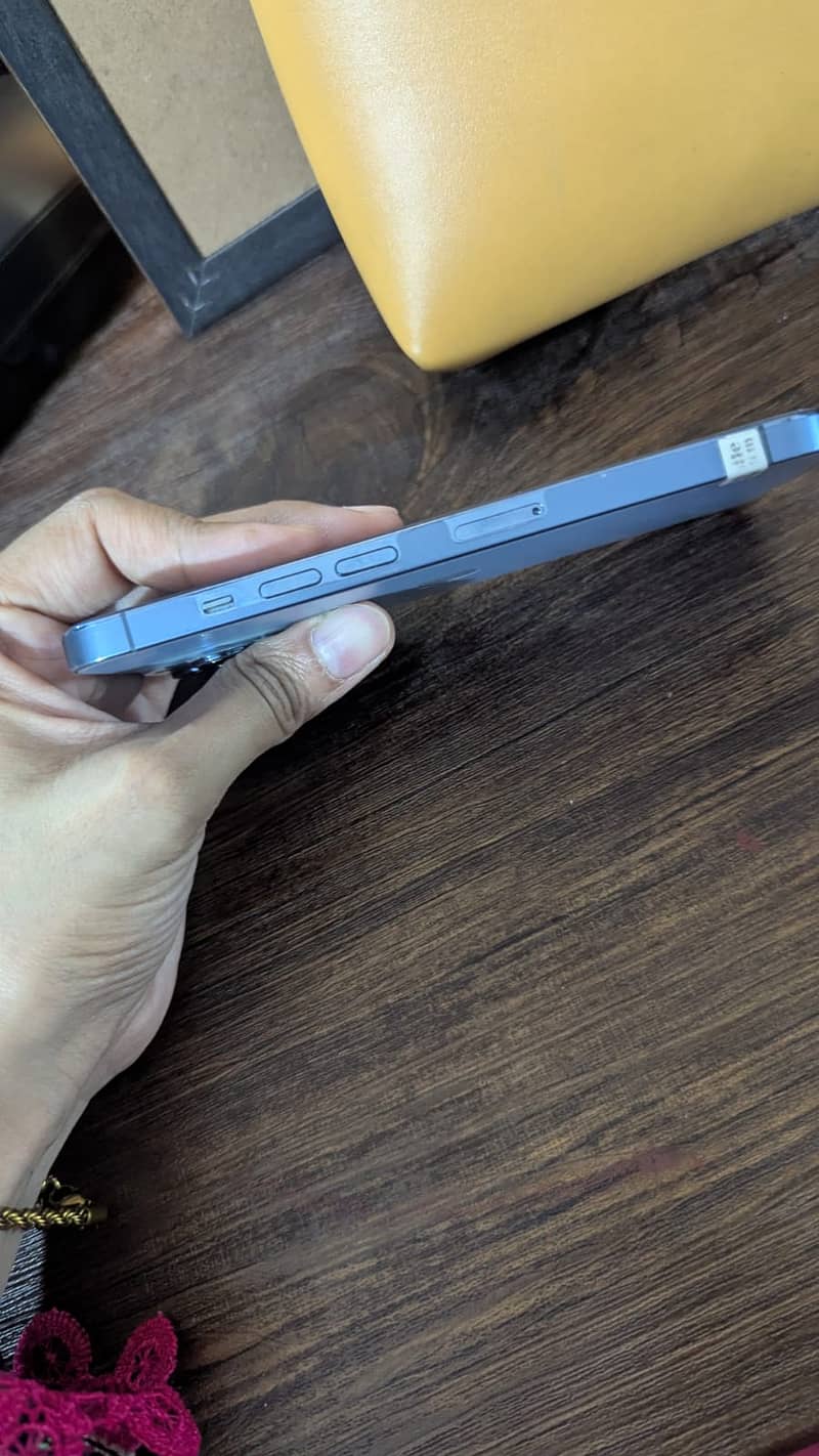 Apple iPhone 13 Pro 2