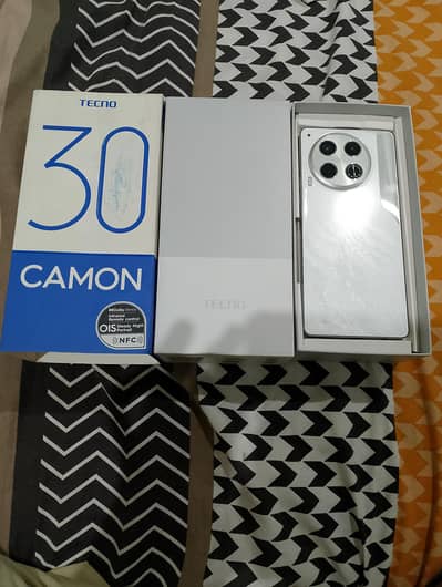 Tecno CAMON 30