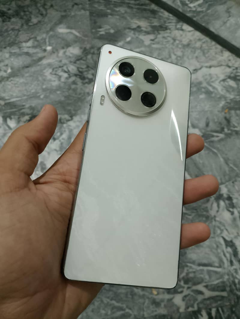 Tecno CAMON 30 9